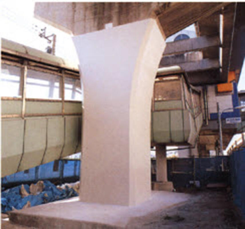 PP工法による補強が完了した柱の仕上がり状況